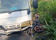 Polres Lamongan Bantu Evakuasi Pengendara Motor Meninggal Dunia dalam Kecelakaan di Sambeng