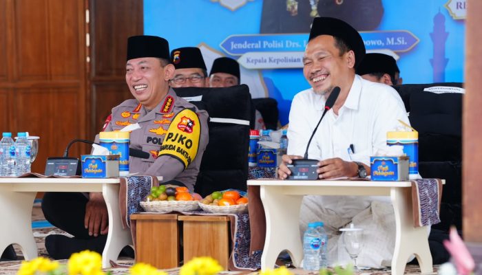 Ngaji Gus Baha Satukan Santri dan Jajaran Polri Se-Indonesia, 42 Ribu Peserta Gaungkan Semangat Kebangsaan