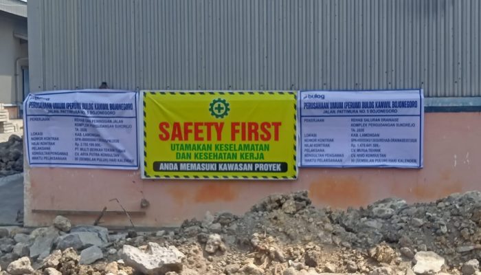 Keterbukaan Informasi Publik Dipertanyakan, Papan Nama di Gudang Bulog Sukorejo Disorot