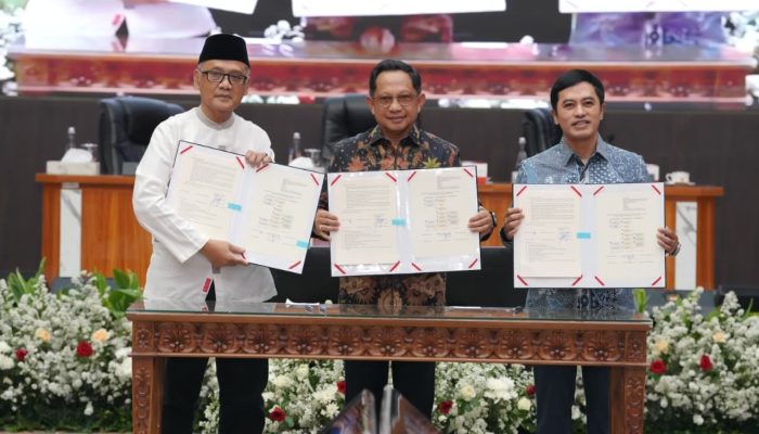 Mendagri Tito Teken SEB, Dukung Digitalisasi Layanan Jemaah Haji Berbasis Data Kependudukan
