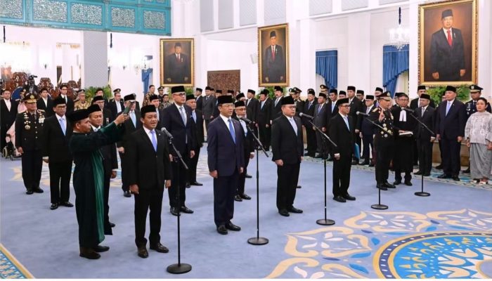 Prabowo Resmi Lantik 15 Menteri dan Pejabat Tinggi Negara di Istana Negara