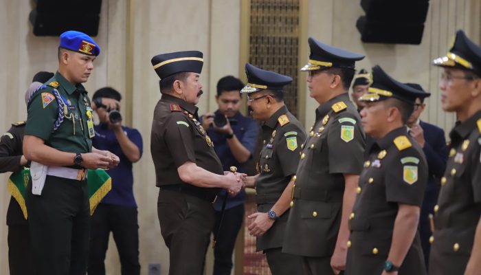 Jaksa Agung Lantik Pejabat Utama Kejaksaan Agung, Ingatkan Pesan Jaga Soliditas dan Perkuat Marwah Institusi